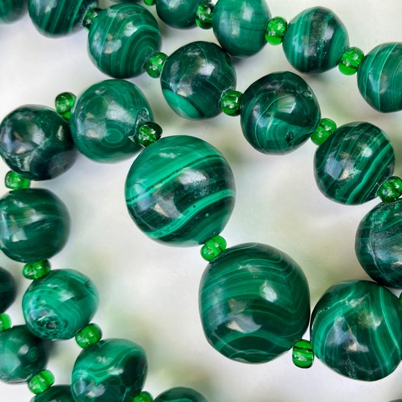 Natural Green Malachite Graduated Stone Bead Necklaces-Vintage - Picture 2 of 6